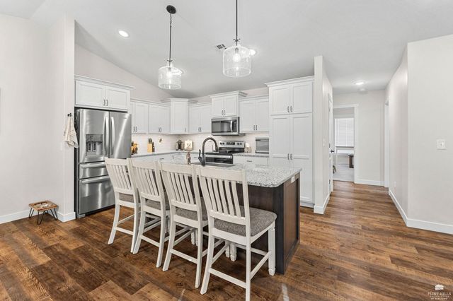 9152 Dave Drive, Manhattan, KS 66502