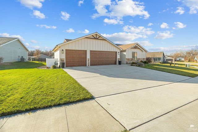 9152 Dave Drive, Manhattan, KS 66502