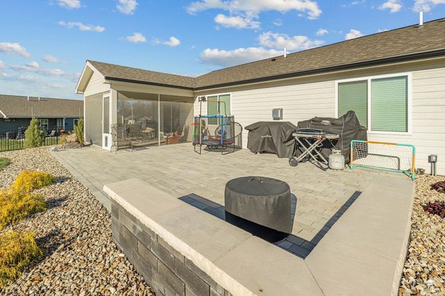 9152 Dave Drive, Manhattan, KS 66502