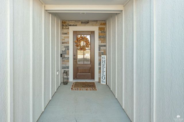 9152 Dave Drive, Manhattan, KS 66502