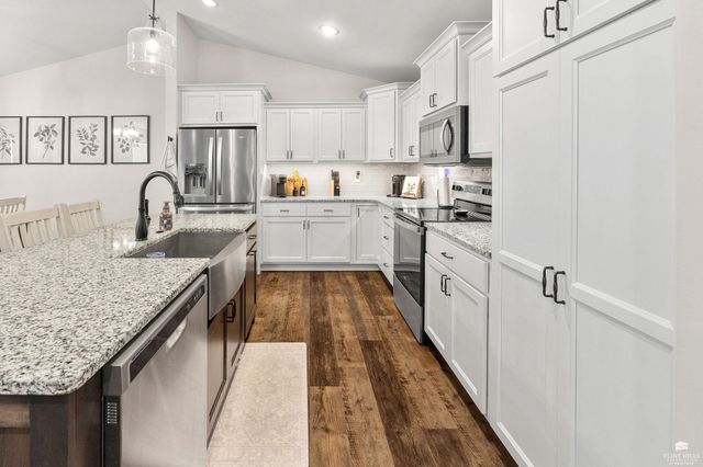 9152 Dave Drive, Manhattan, KS 66502