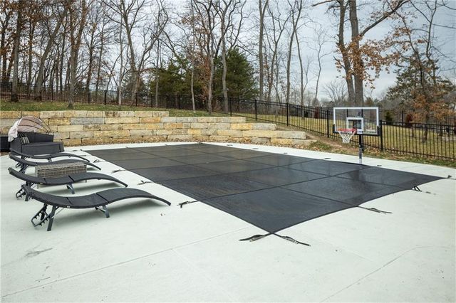 517 Southshore Drive, Lake Winnebago, MO 64034