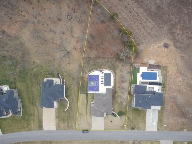 517 Southshore Drive, Lake Winnebago, MO 64034