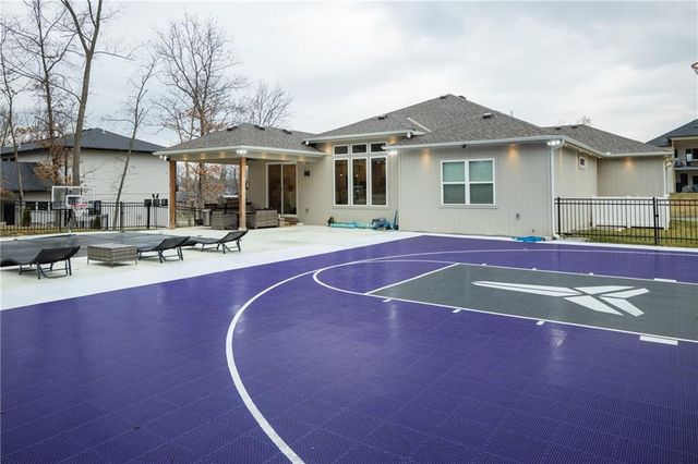 517 Southshore Drive, Lake Winnebago, MO 64034