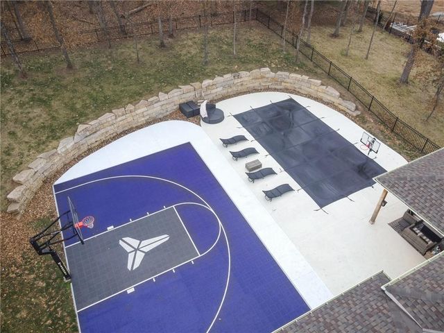 517 Southshore Drive, Lake Winnebago, MO 64034