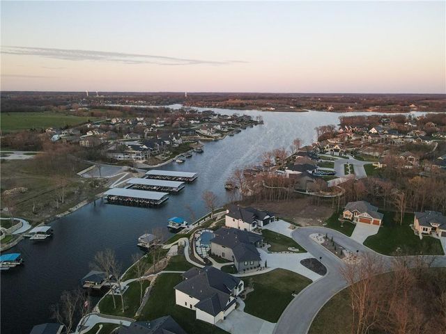 517 Southshore Drive, Lake Winnebago, MO 64034