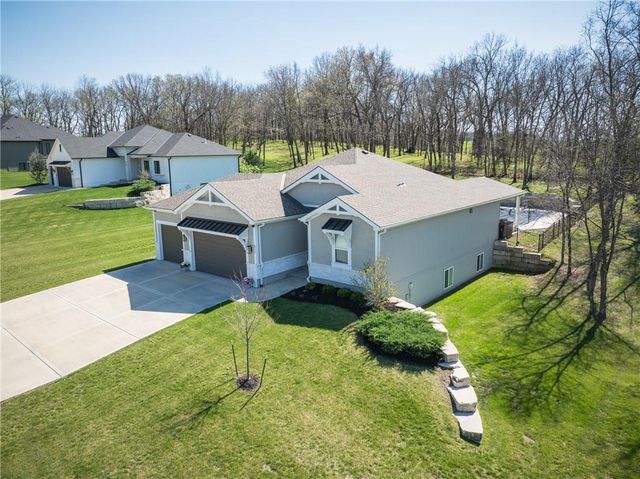 517 Southshore Drive, Lake Winnebago, MO 64034