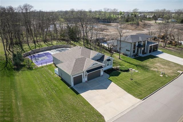 517 Southshore Drive, Lake Winnebago, MO 64034