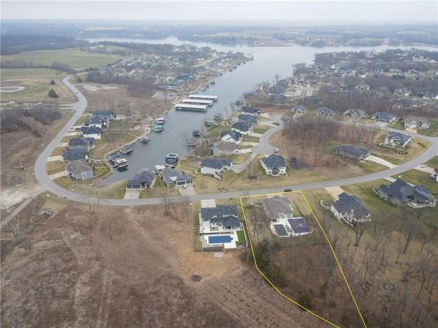 517 Southshore Drive, Lake Winnebago, MO 64034