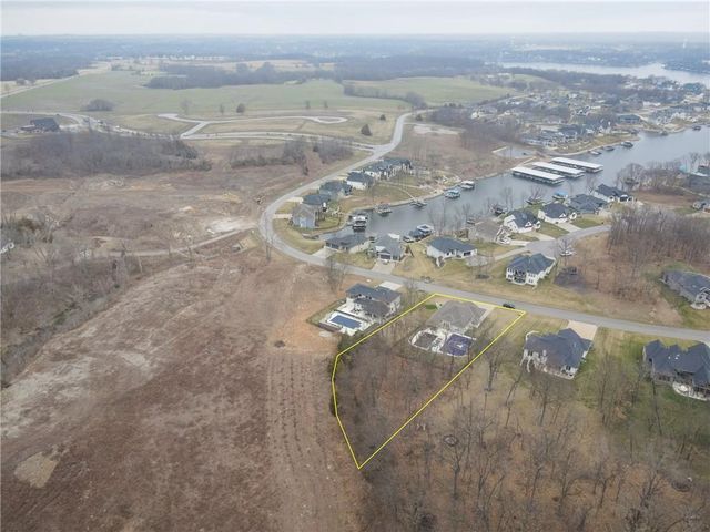 517 Southshore Drive, Lake Winnebago, MO 64034