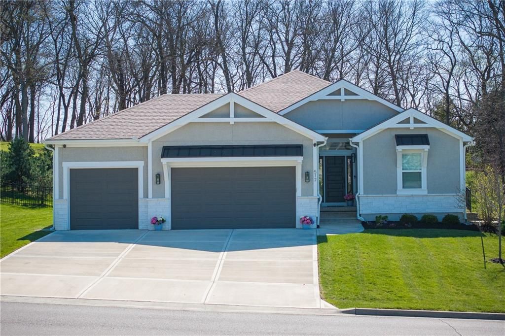 517 Southshore Drive, Lake Winnebago, MO 64034