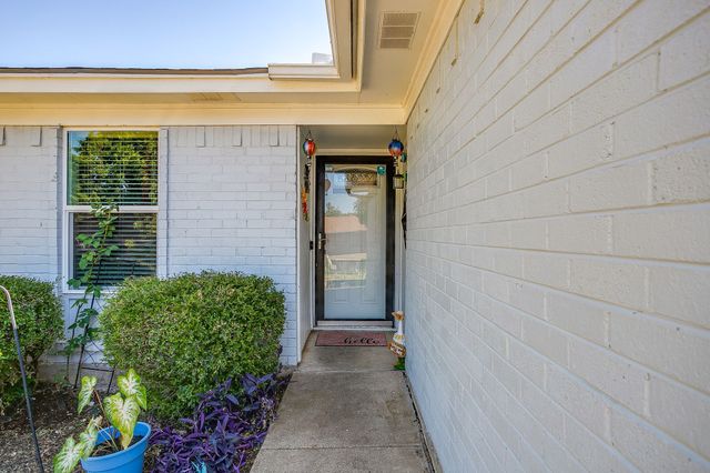 1105 Patrick Street, Crowley, TX 76036