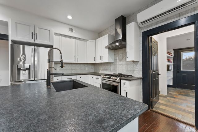 139 E Highland, San Antonio, TX 78210