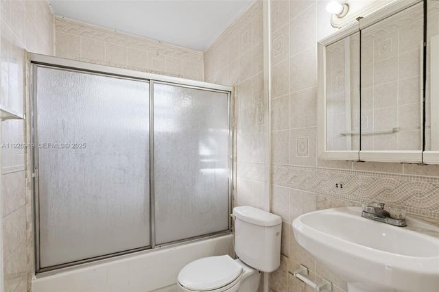 17051 NE 35th Ave 301, North Miami Beach, FL 33160