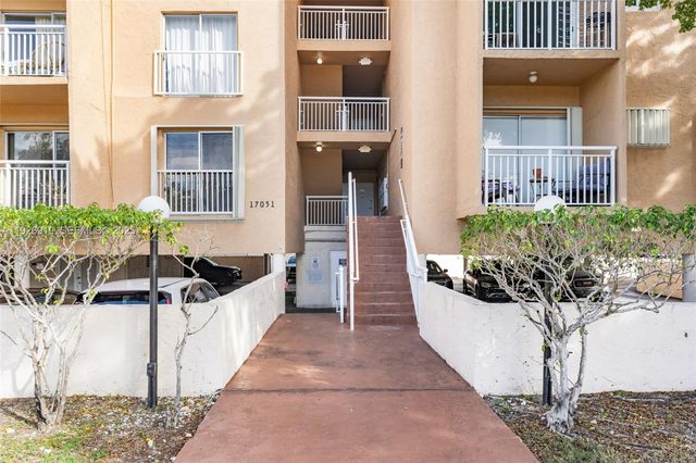 17051 NE 35th Ave 301, North Miami Beach, FL 33160