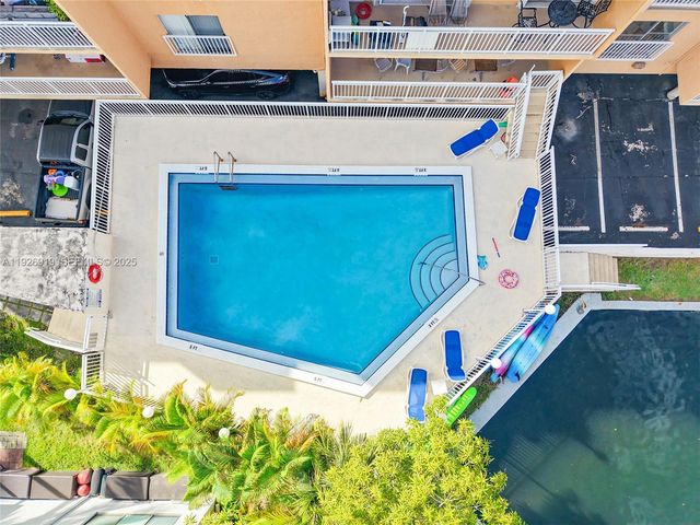 17051 NE 35th Ave 301, North Miami Beach, FL 33160