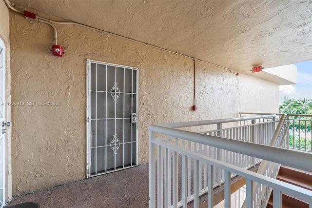 17051 NE 35th Ave 301, North Miami Beach, FL 33160