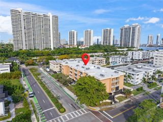 17051 NE 35th Ave 301, North Miami Beach, FL 33160