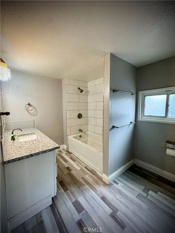 522 Wolfe, Turlock, CA 95380