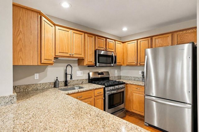 6 Waltham Dr 6, Plainville, MA 02762