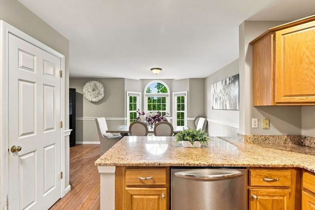 6 Waltham Dr 6, Plainville, MA 02762