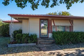 400 S BAILEY STREET, Electra, TX 76360