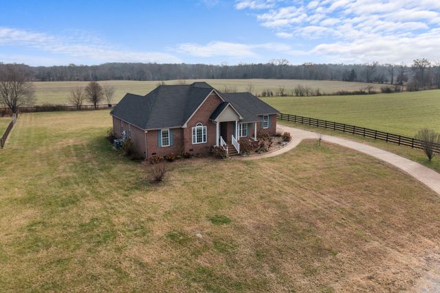 1010 Kamber Leigh Dr, Cedar Hill, TN 37032