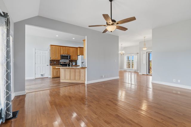 1010 Kamber Leigh Dr, Cedar Hill, TN 37032