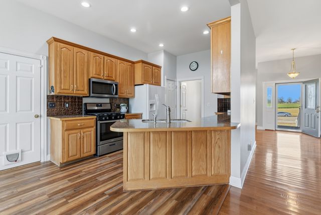 1010 Kamber Leigh Dr, Cedar Hill, TN 37032