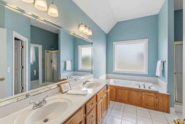 1010 Kamber Leigh Dr, Cedar Hill, TN 37032