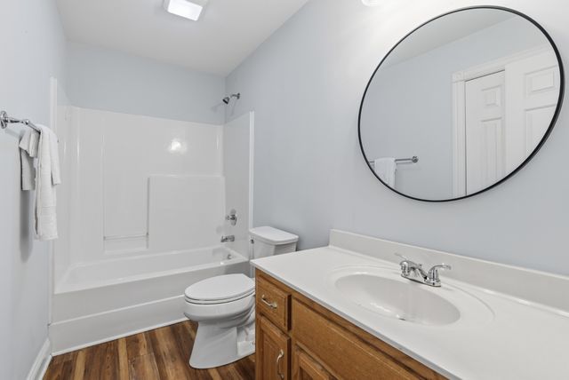 1010 Kamber Leigh Dr, Cedar Hill, TN 37032