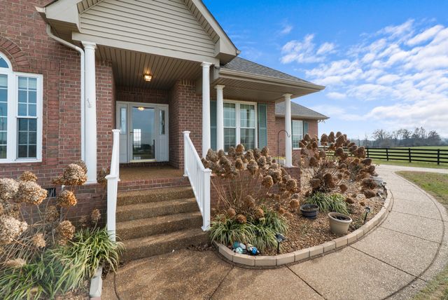 1010 Kamber Leigh Dr, Cedar Hill, TN 37032