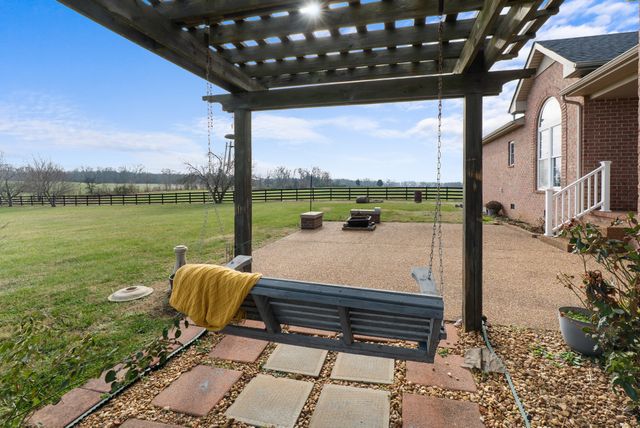 1010 Kamber Leigh Dr, Cedar Hill, TN 37032