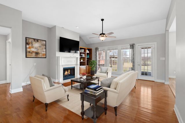 1010 Kamber Leigh Dr, Cedar Hill, TN 37032