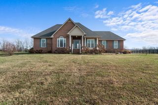 1010 Kamber Leigh Dr, Cedar Hill, TN 37032
