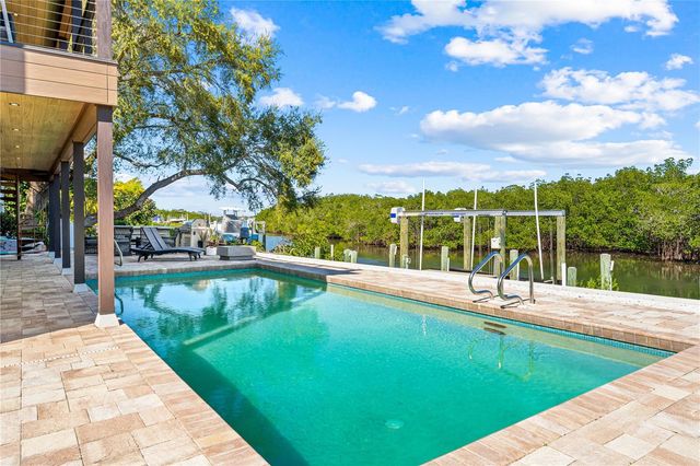 5236 SIESTA COVE DRIVE, Sarasota, FL 34242