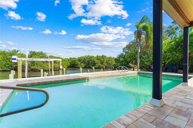 5236 SIESTA COVE DRIVE, Sarasota, FL 34242