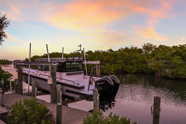 5236 SIESTA COVE DRIVE, Sarasota, FL 34242