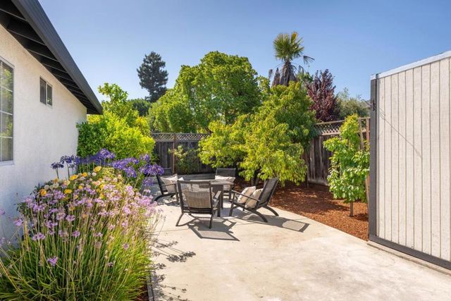 10 Greenwood Lane, Redwood City, CA 94063