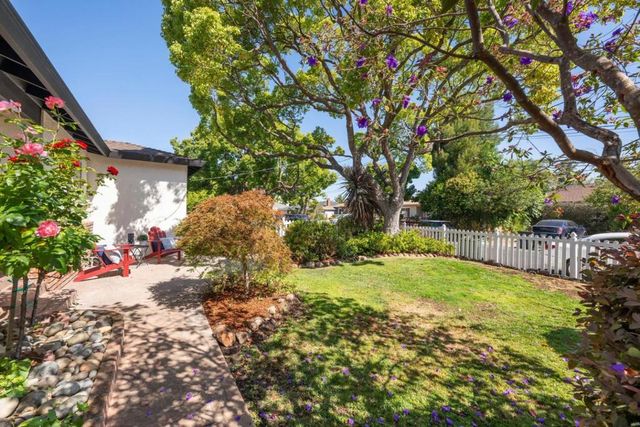 10 Greenwood Lane, Redwood City, CA 94063