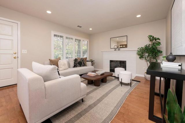 10 Greenwood Lane, Redwood City, CA 94063