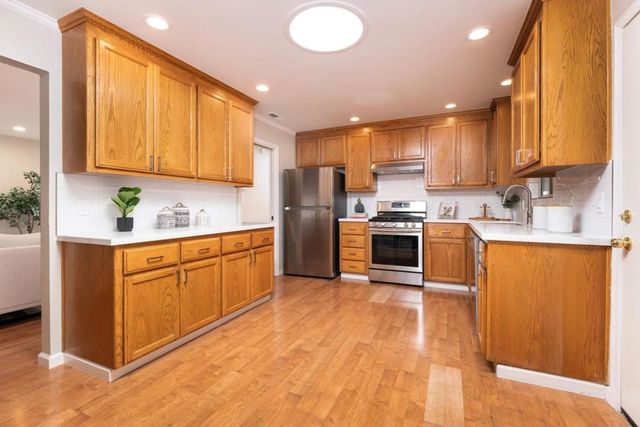10 Greenwood Lane, Redwood City, CA 94063