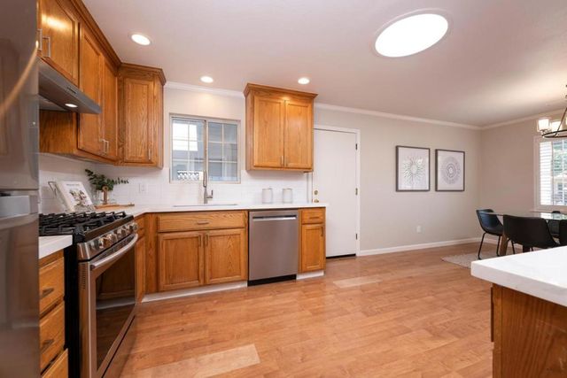 10 Greenwood Lane, Redwood City, CA 94063