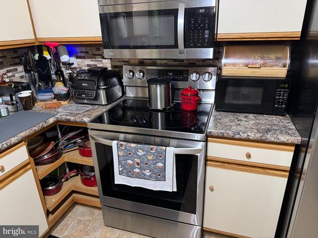 1602 W MARTIN ST, Martinsburg, WV 25401