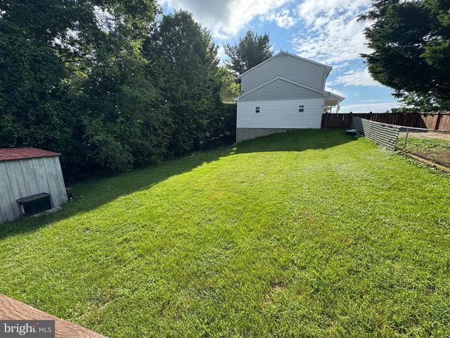 1602 W MARTIN ST, Martinsburg, WV 25401