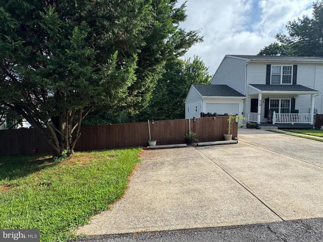 1602 W MARTIN ST, Martinsburg, WV 25401