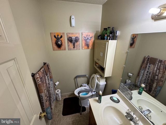 1602 W MARTIN ST, Martinsburg, WV 25401