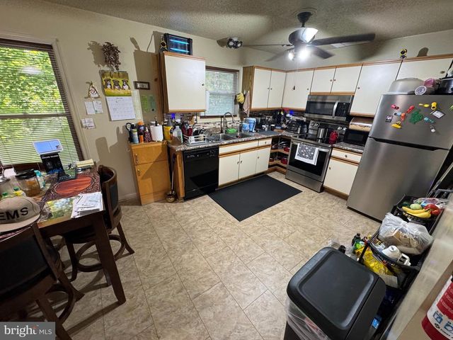 1602 W MARTIN ST, Martinsburg, WV 25401