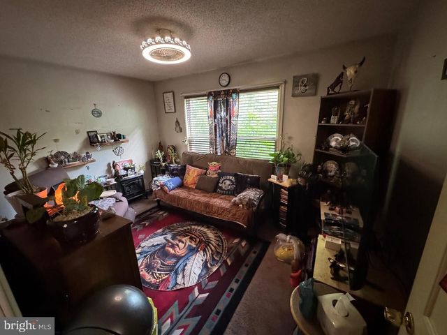 1602 W MARTIN ST, Martinsburg, WV 25401