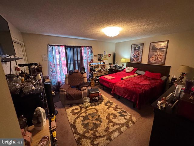1602 W MARTIN ST, Martinsburg, WV 25401